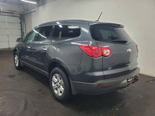 Cyber Gray Metallic 2011 Chevrolet Traverse LS
