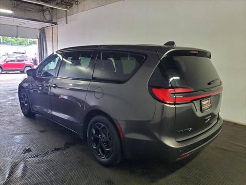 2022 Chrysler Pacifica Hybrid Touring L