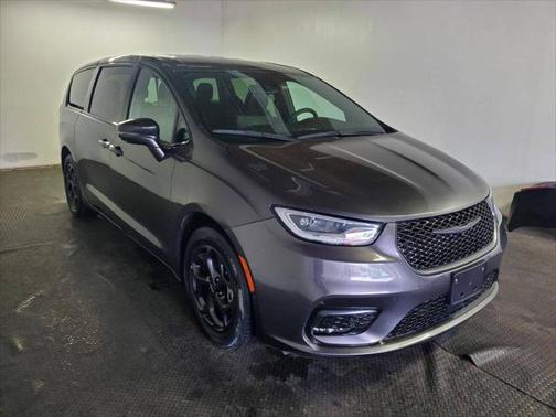 2022 Chrysler Pacifica Hybrid Touring L