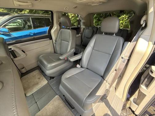 2014 Volkswagen Routan SE