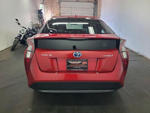 2016 Toyota Prius Four Touring