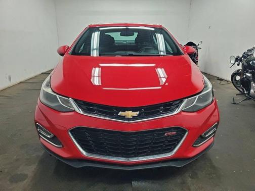 Red 2017 Chevrolet Cruze LT