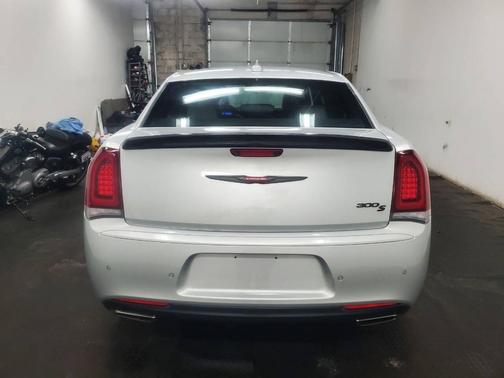 2022 Chrysler 300 S