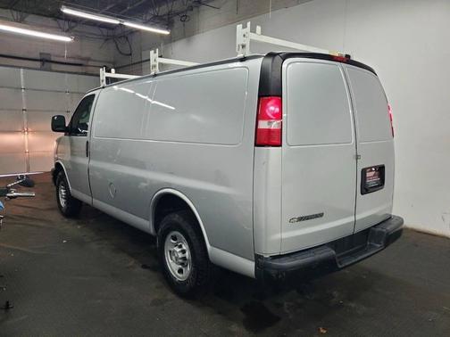 2020 Chevrolet Express 2500 RWD 2500 Regular Wheelbase WT