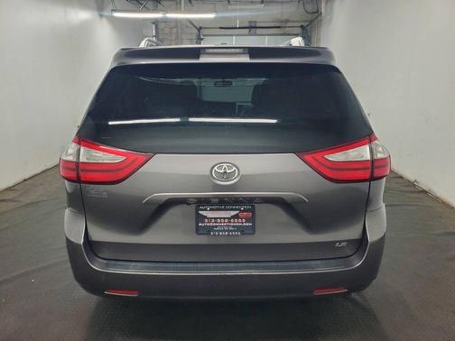 2015 Toyota Sienna LE