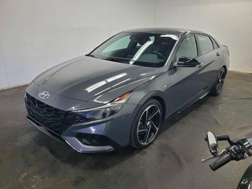 2023 Hyundai ELANTRA SE