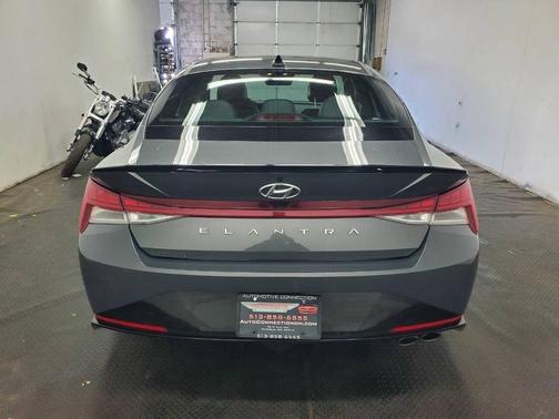 2023 Hyundai ELANTRA SE