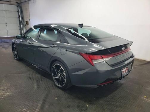 2023 Hyundai ELANTRA SE