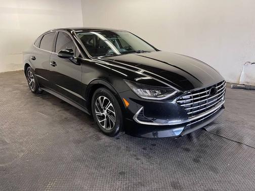 2022 Hyundai SONATA Hybrid SE
