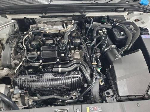 2022 Volvo S60 T5 R-Design