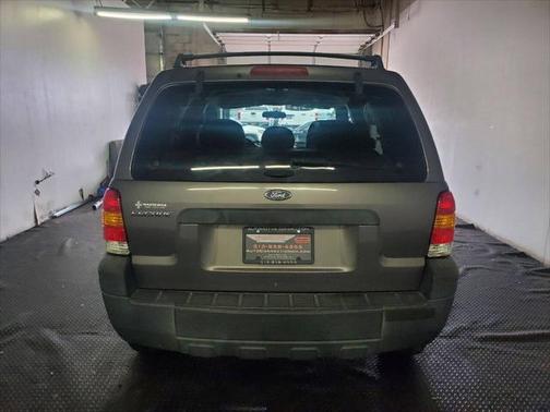 2005 Ford Escape XLS