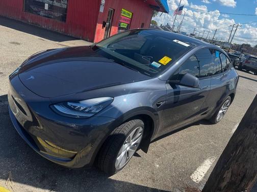 2023 Tesla Model Y Long Range AWD 4dr Crossover