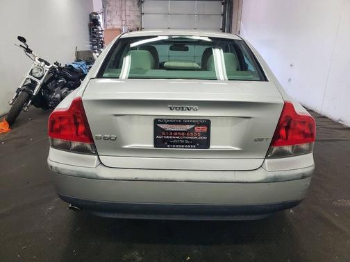 Titanium Gray Metallic 2004 Volvo S60 2.5T