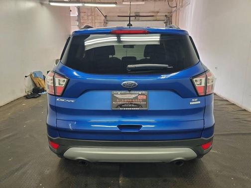 Lightning Blue Metallic 2017 Ford Escape SE