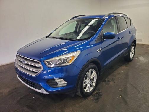 Lightning Blue Metallic 2017 Ford Escape SE