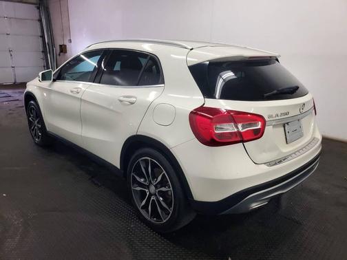 2017 Mercedes-Benz GLA 250 Base