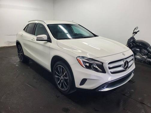 2017 Mercedes-Benz GLA 250 Base