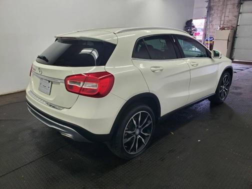 2017 Mercedes-Benz GLA 250 Base