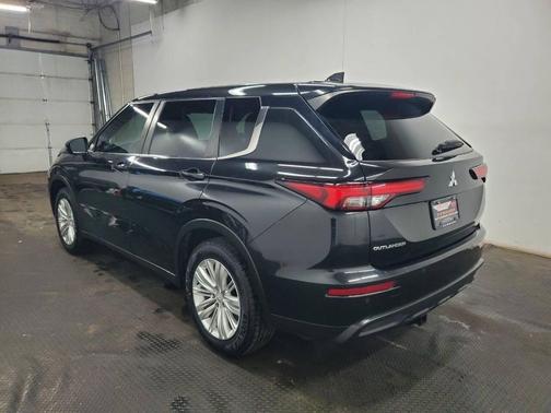 2022 Mitsubishi Outlander ES 2.5 2WD