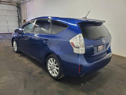 2012 Toyota Prius v Five