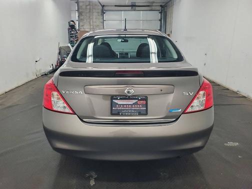 Magnetic Gray 2014 Nissan Versa 1.6 SV