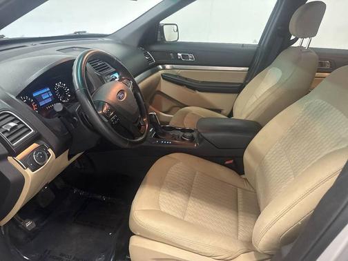 Ingot Silver Metallic 2017 Ford Explorer Base