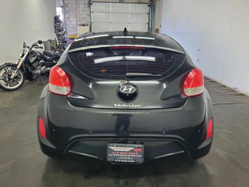 2013 Hyundai Veloster Base