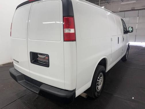 Summit White 2021 Chevrolet Express 2500 LT
