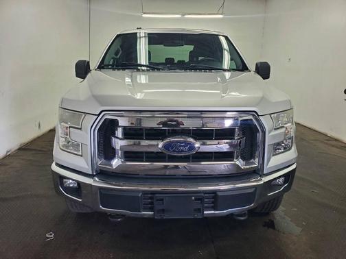 Ingot Silver Metallic/Magnetic Metallic 2016 Ford F-150 XLT