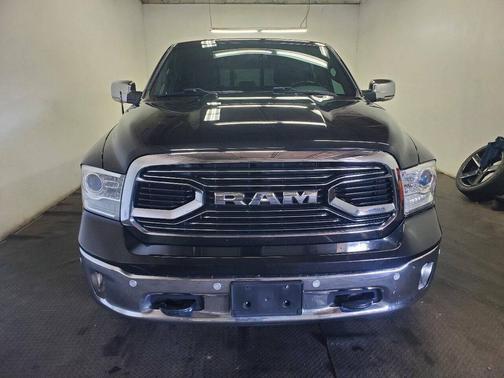 Brilliant Black Crystal Pearlcoat 2017 RAM 1500 Longhorn