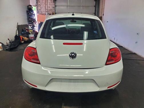 Pure White 2016 Volkswagen Beetle 1.8T