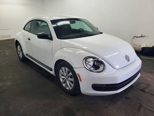 Pure White 2016 Volkswagen Beetle 1.8T