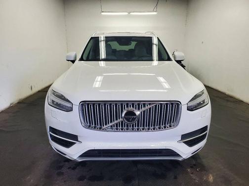 Ice White 2017 Volvo XC90 Hybrid T8 Inscription