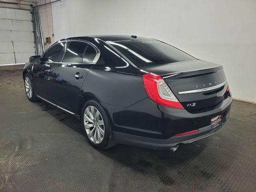 2016 Lincoln MKS Base