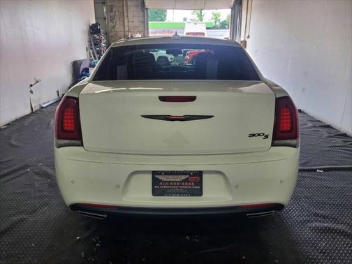 2022 Chrysler 300 S