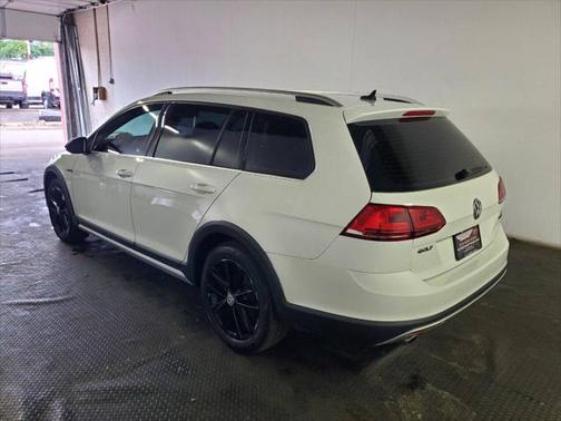 2017 Volkswagen Golf Alltrack TSI SE