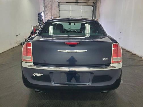 2012 Chrysler 300 Limited