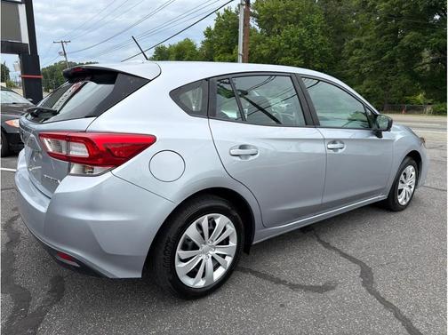 Ice Silver Metallic 2018 Subaru Impreza 2.0i