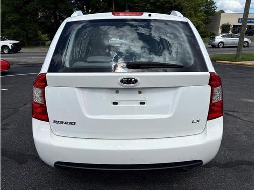 2007 Kia Rondo LX