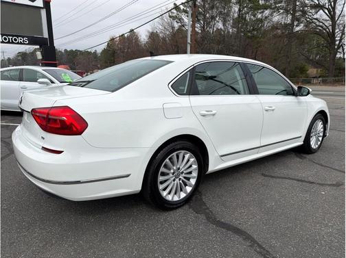 2016 Volkswagen Passat 1.8T SE