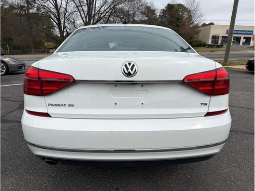 2016 Volkswagen Passat 1.8T SE