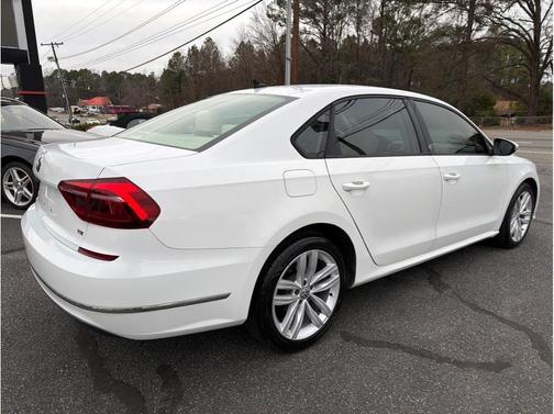 2019 Volkswagen Passat 2.0T Wolfsburg Edition