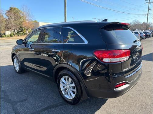 2018 Kia Sorento LX