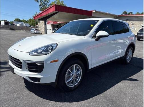 2016 Porsche Cayenne Base