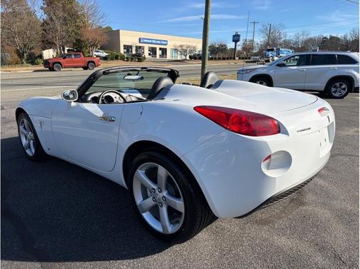 2006 Pontiac Solstice Convertible 2D