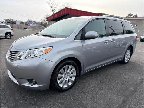 2015 Toyota Sienna XLE Premium