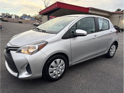 2017 Toyota Yaris LE