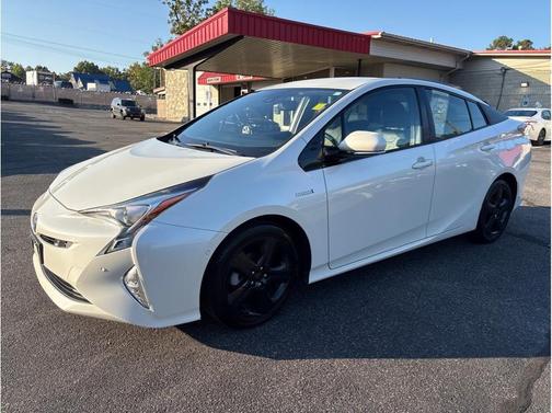 2017 Toyota Prius Four Touring