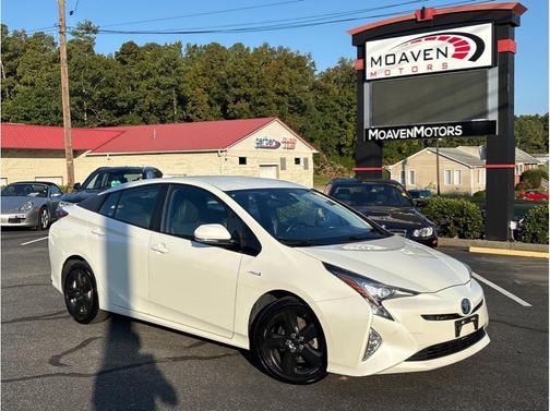 2017 Toyota Prius Four Touring