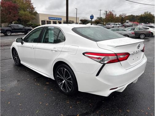 2020 Toyota Camry SE